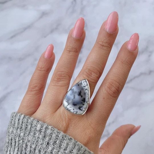 Dendritic Agate Jewelry: Nature's Artistry And Unique Elegance